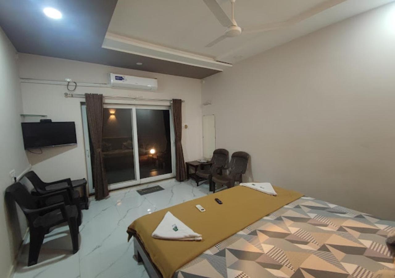 Sea King Beach Resort Ganpatipule Kültér fotó