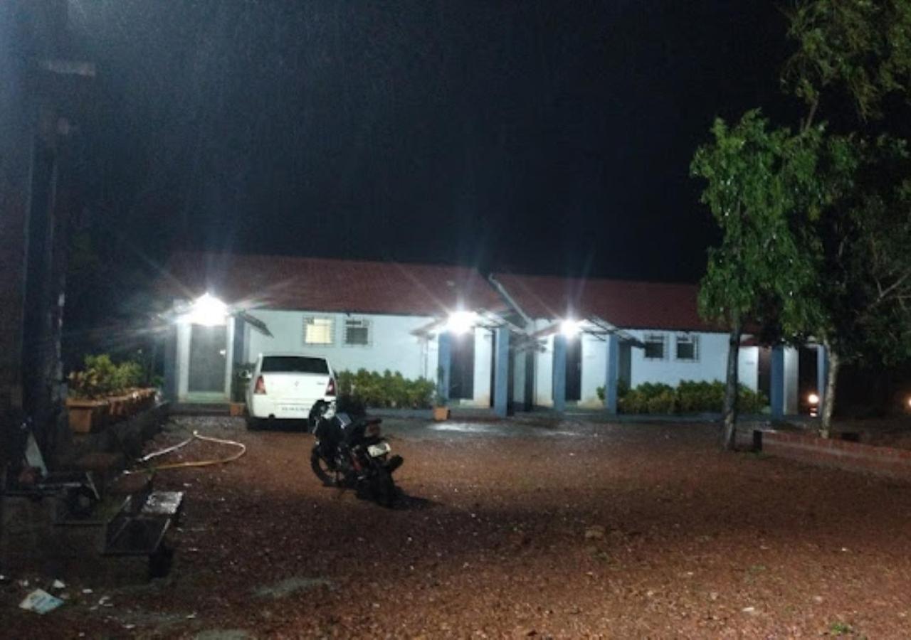 Sea King Beach Resort Ganpatipule Kültér fotó