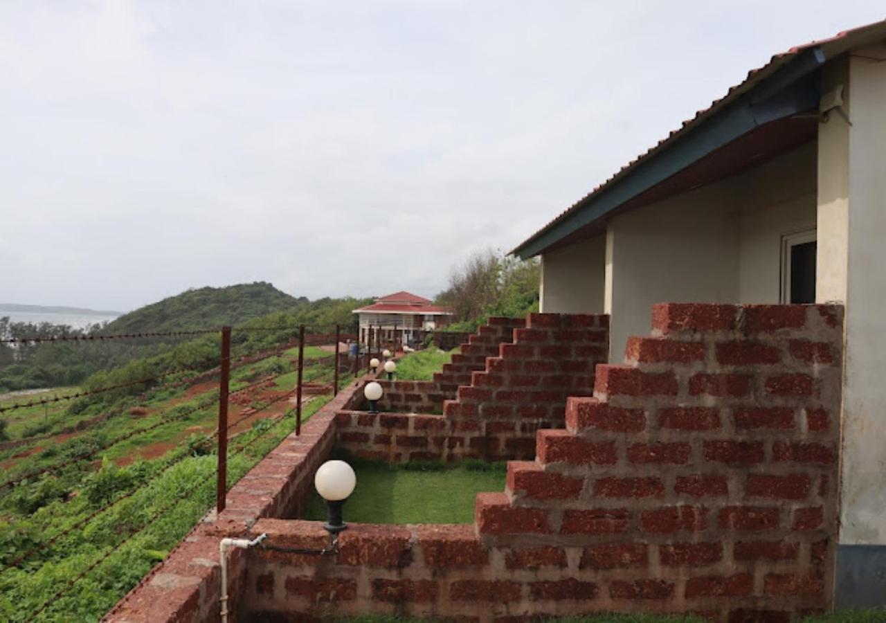 Sea King Beach Resort Ganpatipule Kültér fotó